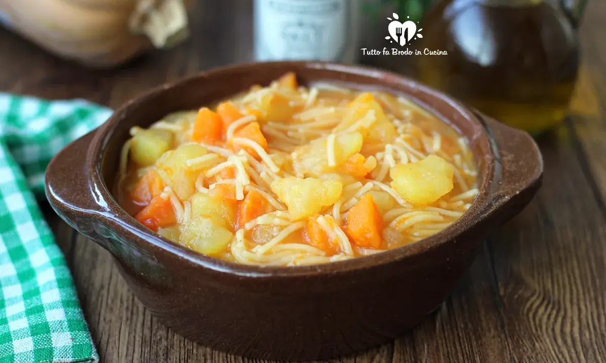 Minestra di Patate: Ricetta Facile, Cremosa e Varianti Golose