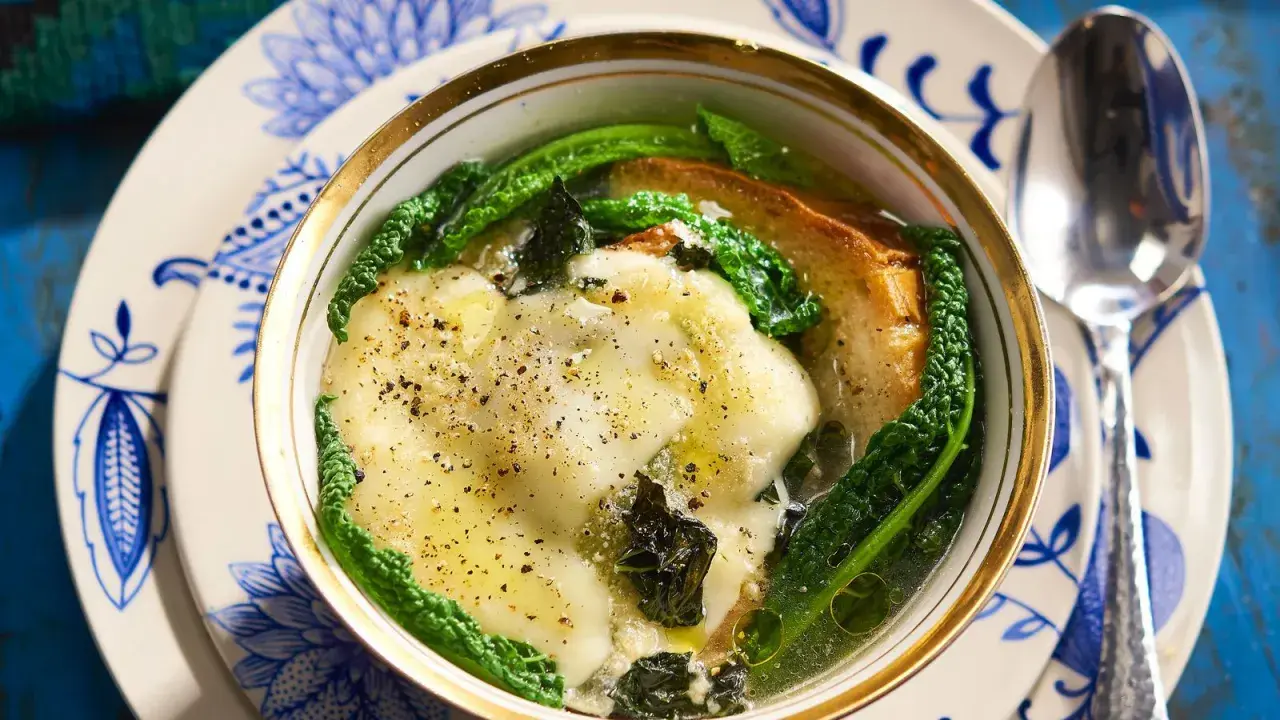 Minestra di Cavolo Nero: Ricetta Toscana Autentica e Benefici