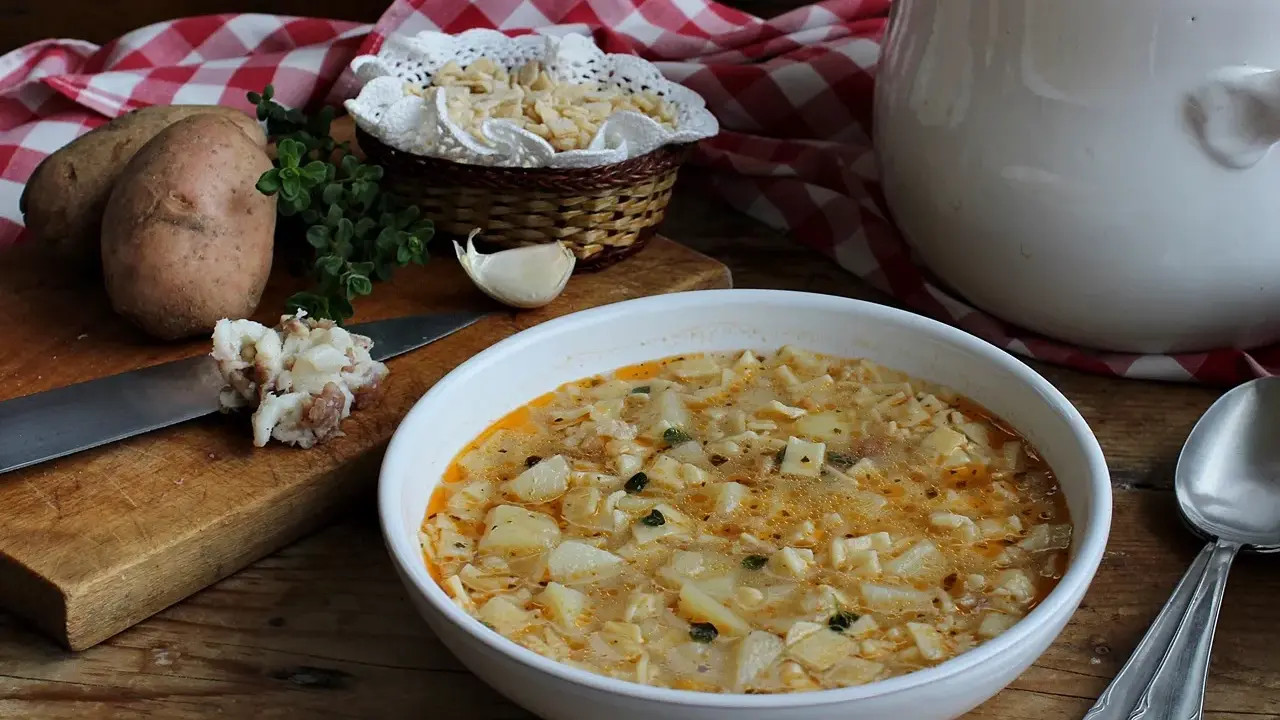 Minestra di Patate: Il Segreto per un Comfort Food Irresistibile