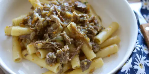 Pasta alla Genovese: la ricetta autentica e i segreti per il sugo perfetto