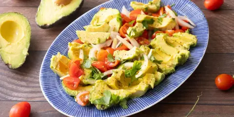 Insalata di Avocado: Ricette Facili, Benefici e Consigli Veloci