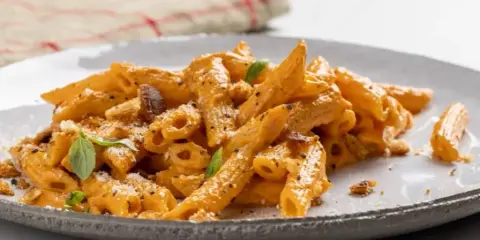 Pasta con Peperoni: Ricetta Base, Varianti e Segreti per un Piatto Perfetto