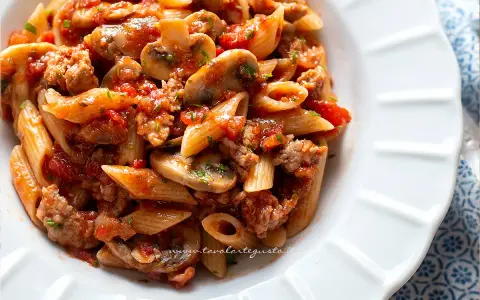 Pasta Boscaiola della Nonna: Ricetta Autentica e Segreti