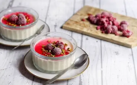Panna Cotta Perfetta: Ricetta Facile, Segreti e Varianti Infallibili