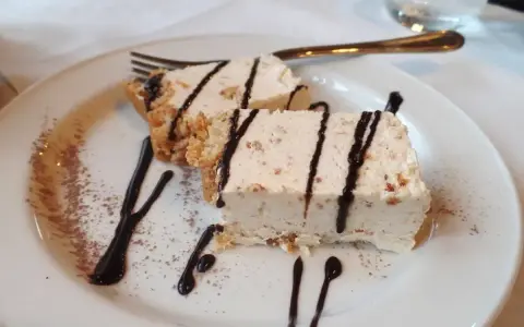 Semifreddo: cos'è, differenze con gelato e ricetta facile