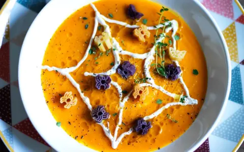La Minestra di Zucca Cremosa: Segreti e Ricetta Facile