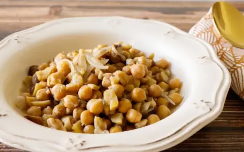 Minestra Ceci e Castagne: Ricetta Autunnale Perfetta e Cremosa
