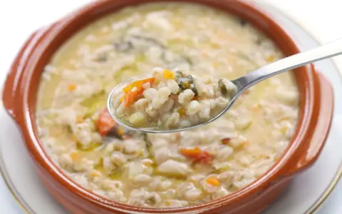 Minestre di Farro: Ricette e Consigli per un Piatto Perfetto