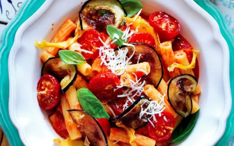 Pasta alle Melanzane: Ricetta Perfetta, Varianti e Consigli