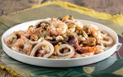 Insalata di Mare Classica: La Ricetta Perfetta e i Segreti Italiani