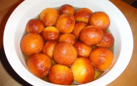 Gulab Jamun: Ricetta facile, dove comprarlo in Italia e curiosità