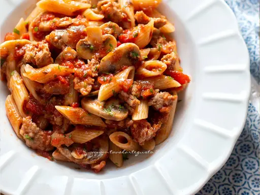 Pasta Boscaiola della Nonna: Ricetta Autentica e Segreti