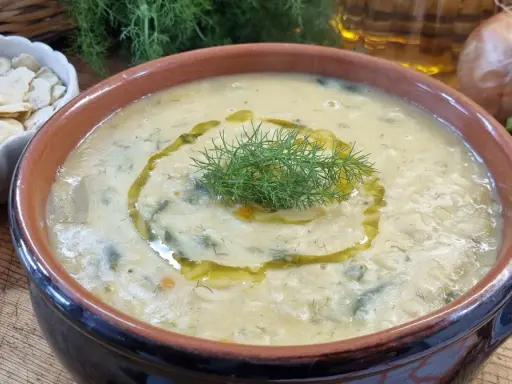 Minestra di fave secche: Il segreto per un piatto cremoso e tradizionale