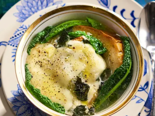 Minestra di Cavolo Nero: Ricetta Toscana Autentica e Benefici