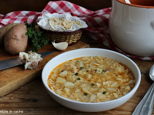 Minestra di Patate: Il Segreto per un Comfort Food Irresistibile