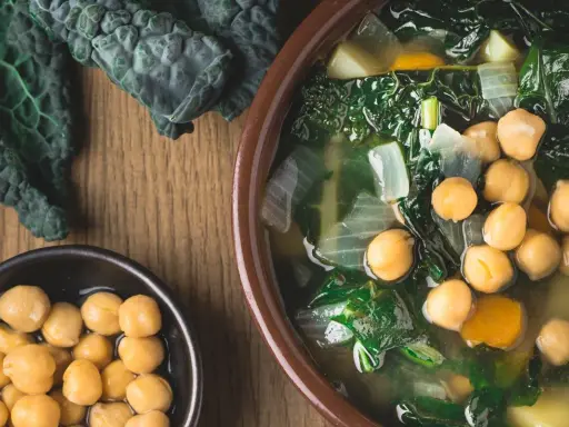 Minestra Cavolo Nero: Ricetta Toscana Autentica e Benefici