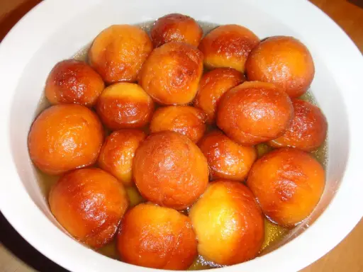 Gulab Jamun: Ricetta facile, dove comprarlo in Italia e curiosità