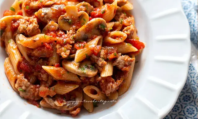Pasta Boscaiola della Nonna: Ricetta Autentica e Segreti