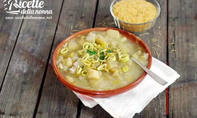 Minestra di Porri: Ricetta Cremosa e Facile | Segreti e Varianti