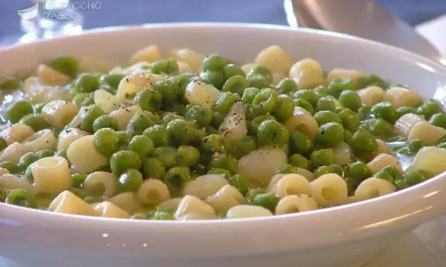Minestra Patate e Piselli: Ricetta Facile e Gustosa | Comfort Food