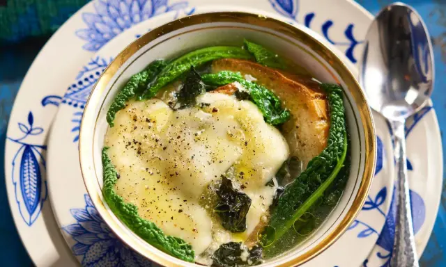 Minestra di Cavolo Nero: Ricetta Toscana Autentica e Benefici