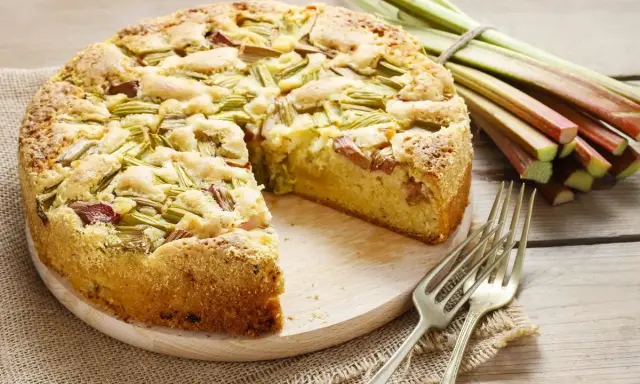 Rabarbaro: Dolci Unici e Facili. Le Mie Ricette per la Primavera
