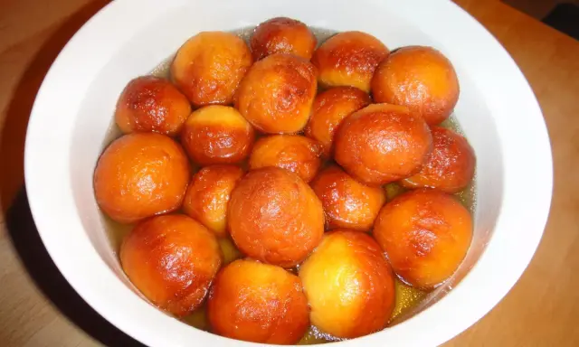 Gulab Jamun: Ricetta facile, dove comprarlo in Italia e curiosità