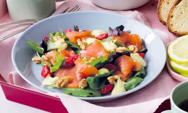 Insalata di Salmone: Ricette Facili, Idee Veloci e Consigli