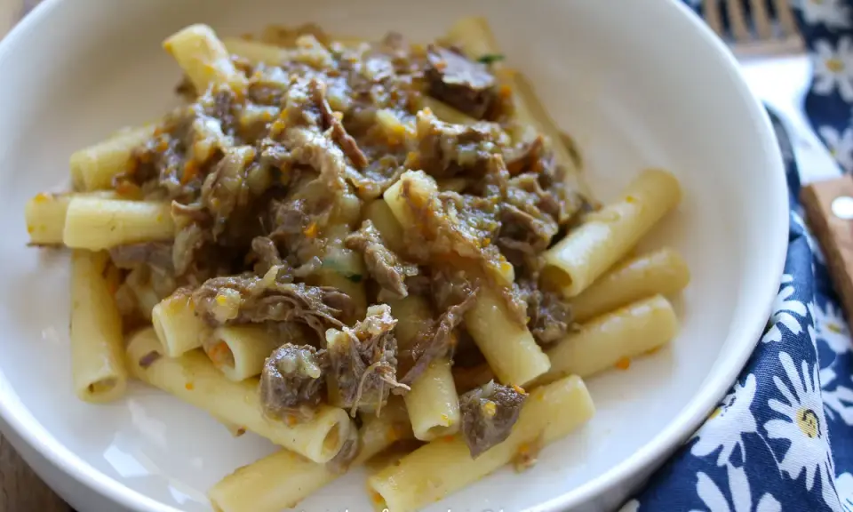 Pasta alla Genovese: la ricetta autentica e i segreti per il sugo perfetto