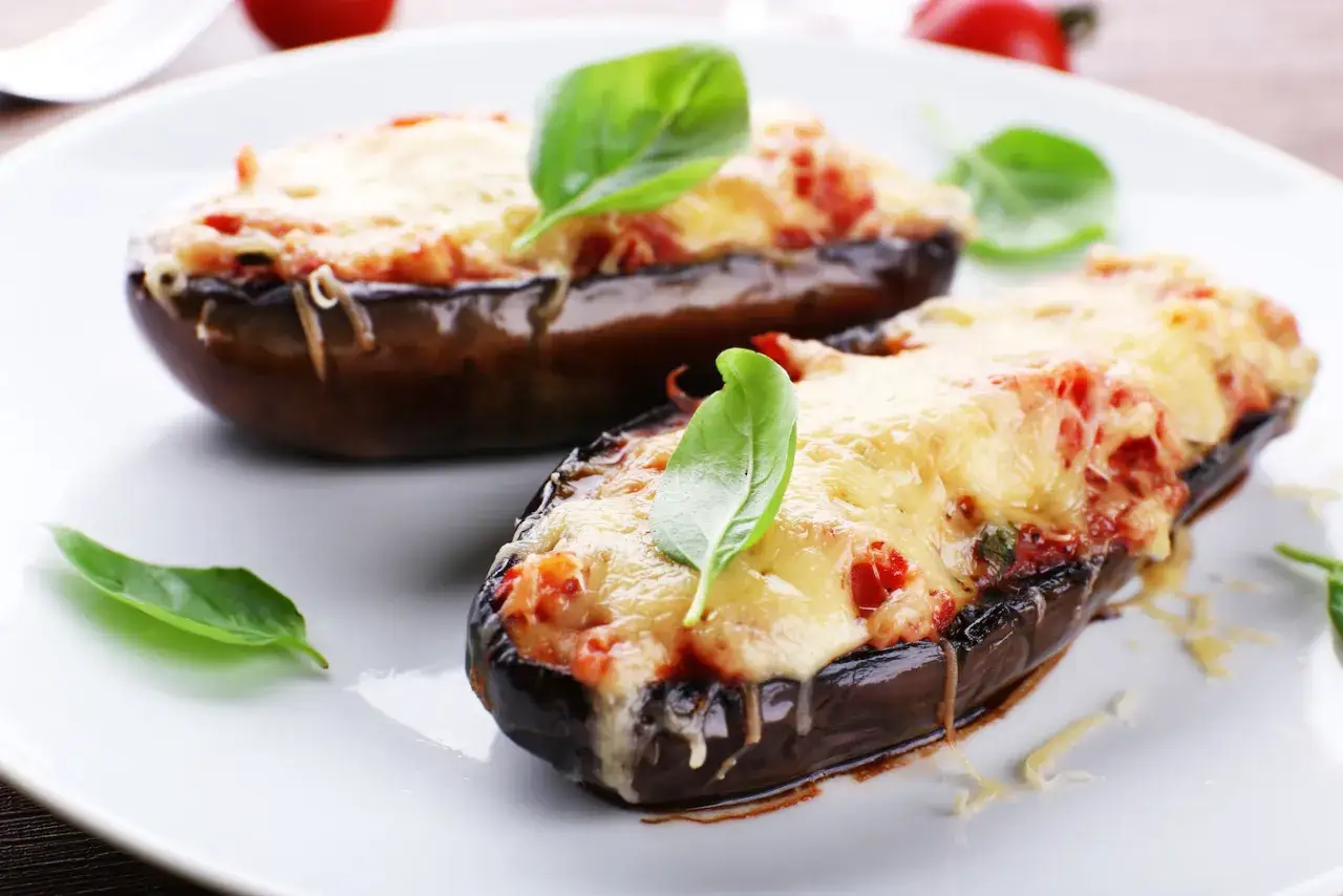 parmigiana di melanzane o verdure ripiene