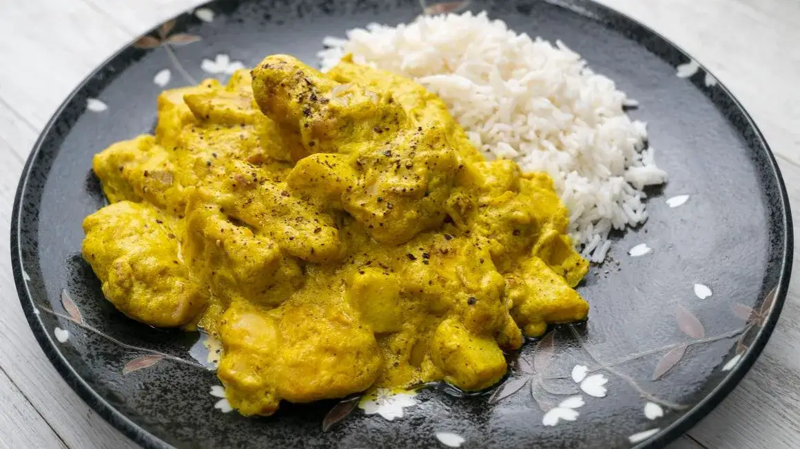 Pollo al curry con riso basmati