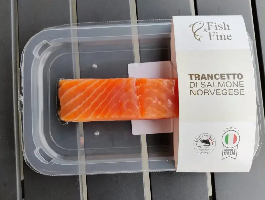 Salmone fresco e salmone affumicato a confronto