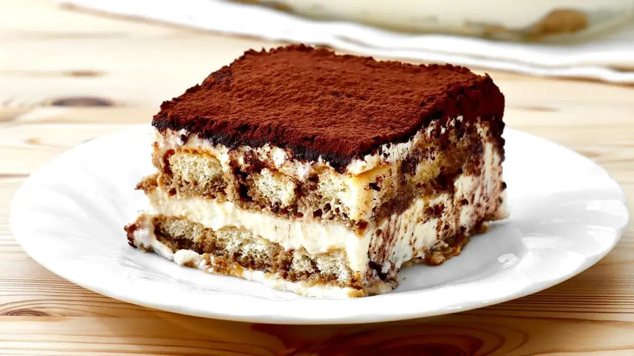 Tiramisù classico dessert italiano