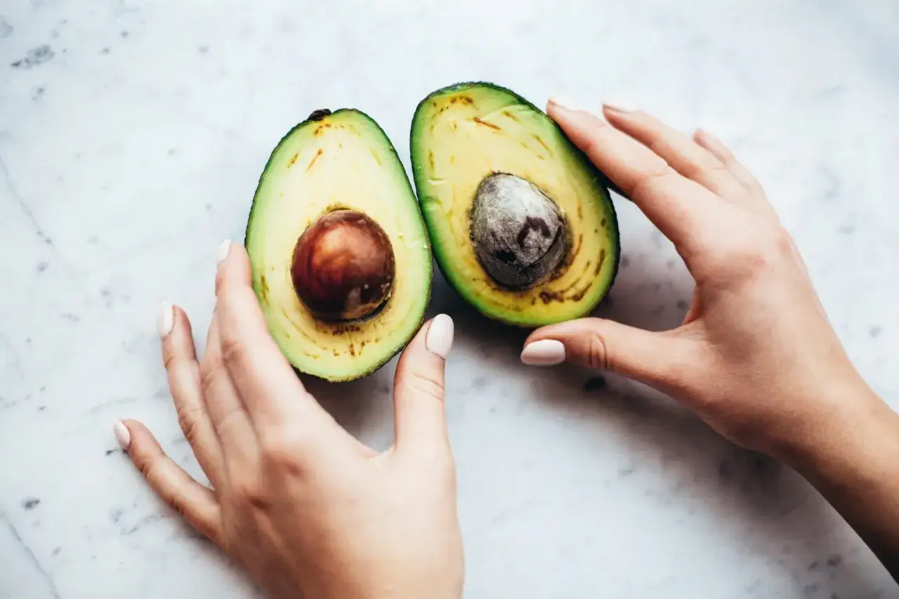Avocado maturo e avocado acerbo