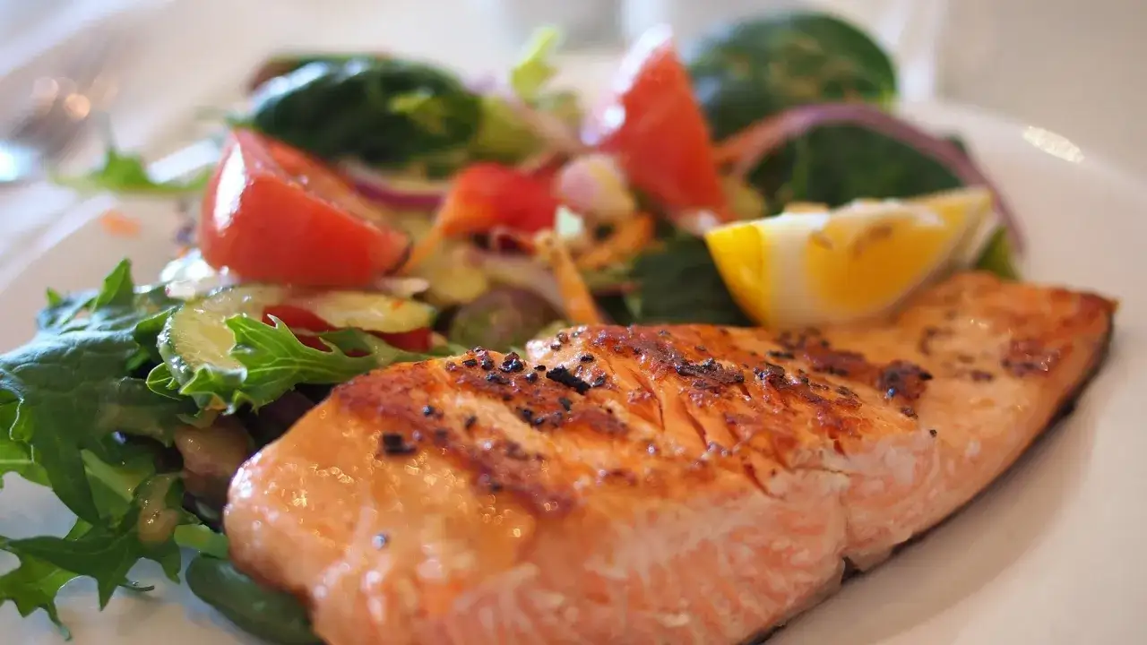 come cuocere salmone fresco per insalata
