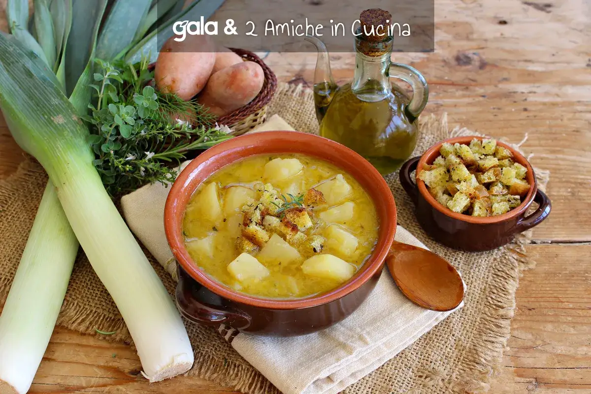 Minestra di patate con crostini e olio