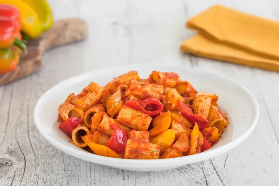 pasta con peperoni ricetta base ingredienti