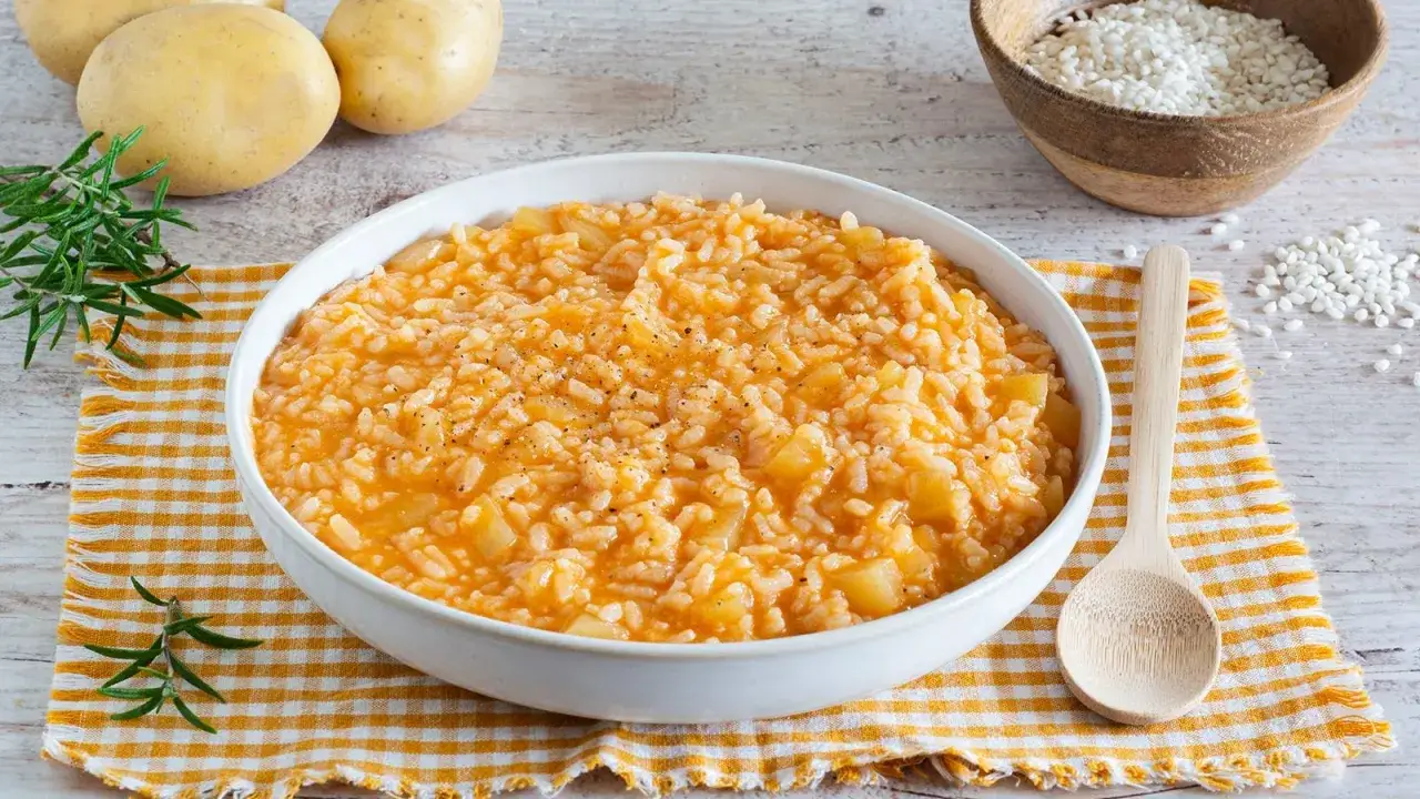 Riso e patate alla napoletana con provola filante