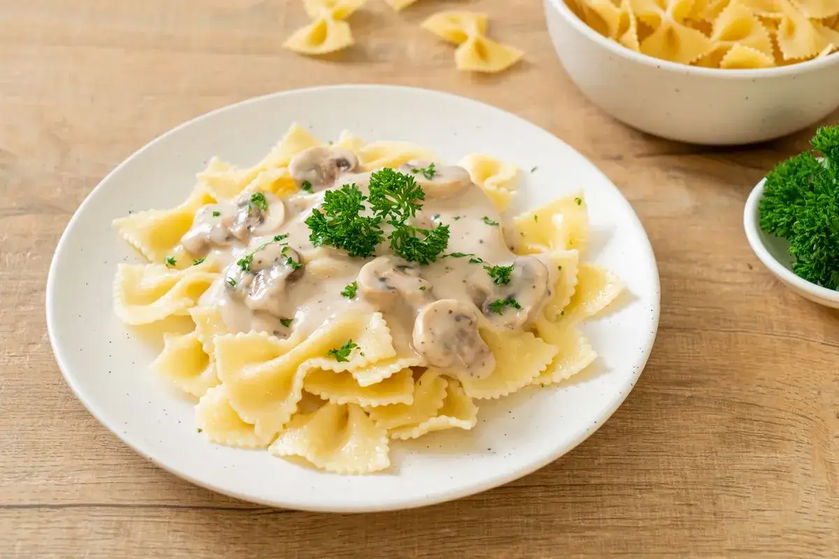 Minestra ai funghi con pasta